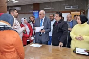 السكرتير العام لمحافظه سوهاج يتفقد تلقي طلبات التصالح بالمراكز التكنولوجيه بحي شرق وغرب