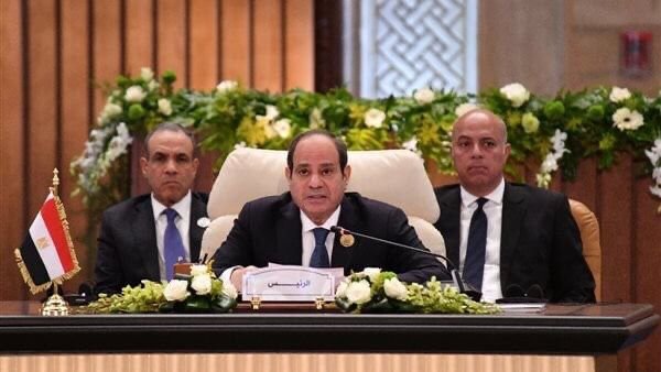 السيسي يترآس القمه العربيه الطارئه