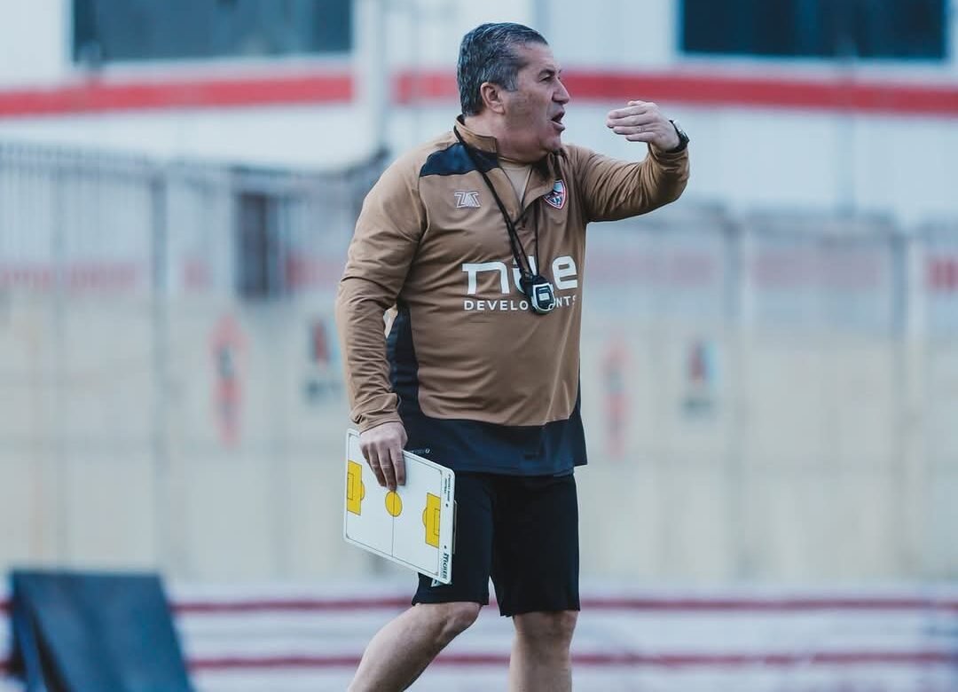 بيسيرو يعقد جلسة مع لاعبي الزمالك استعدادًا لمواجهة الأهلي في قمة دوري نايل