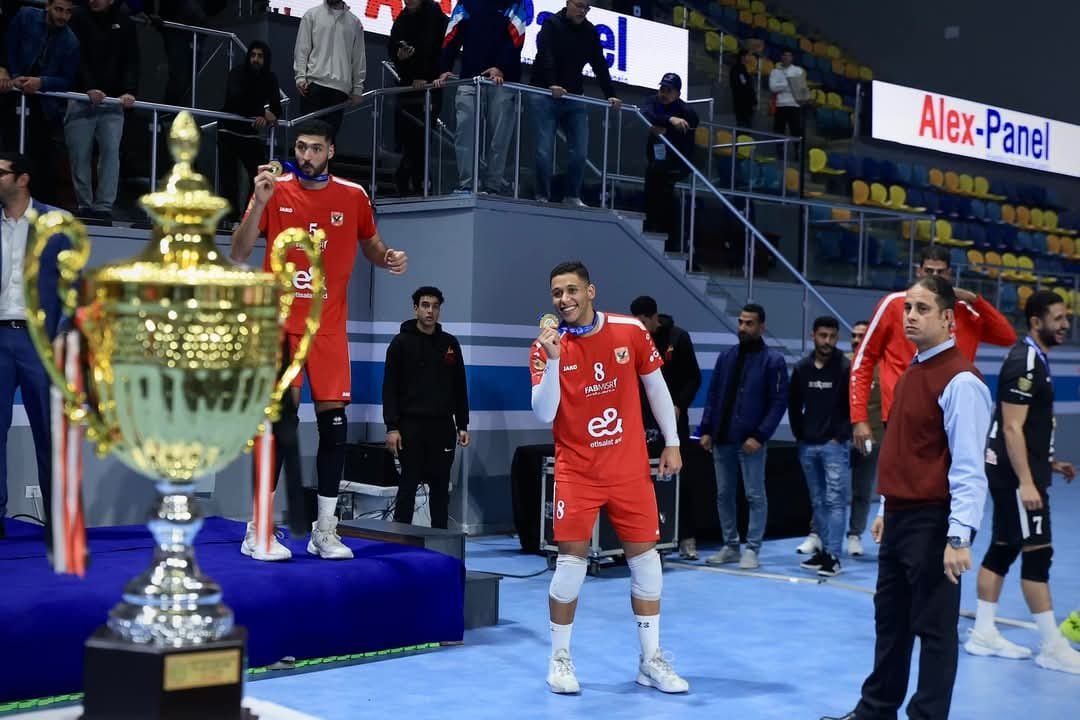 الخطيب يهنئ «رجال طائرة الأهلي» ببطولة السوبر