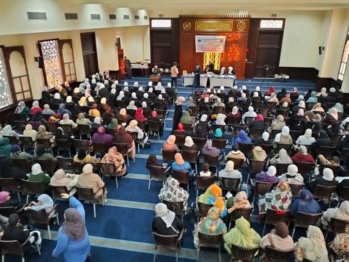 انعقاد لقاء الجاليات العربية والأجنبية بنخبة من واعظات الأوقاف تحت عنوان: “وَجَعَلْنَاكُمْ شُعُوبًا وَقَبَائِلَ لِتَعَارَفُوا