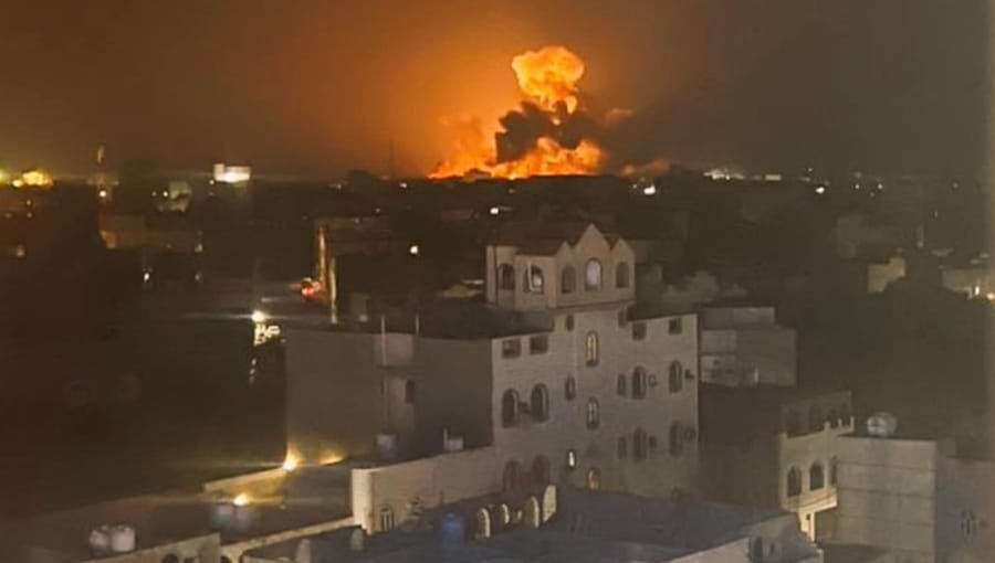 انتشال جثث من تحت الأنقاض في صعدة بعد غارة أمريكية