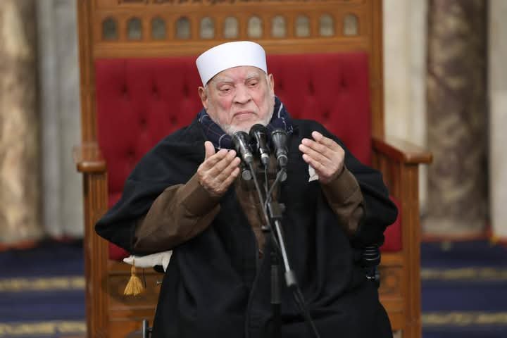 الدكتور أحمد عمر هاشم: وصانا رسولنا الكريم بالعشر الأواخر من رمضان