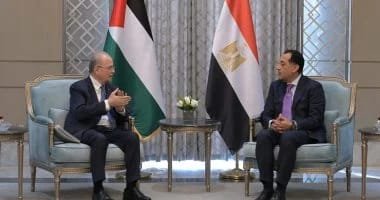 مدبولي يبحث مع نظيره الفلسطيني أخر تطورات جهود وقف إطلاق النار وإعمار غزة ويؤكد علي هذا الأمر