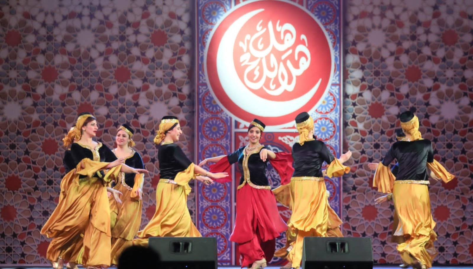 فرقة "رضـــا" تبهر جمهور ساحة الهناجر