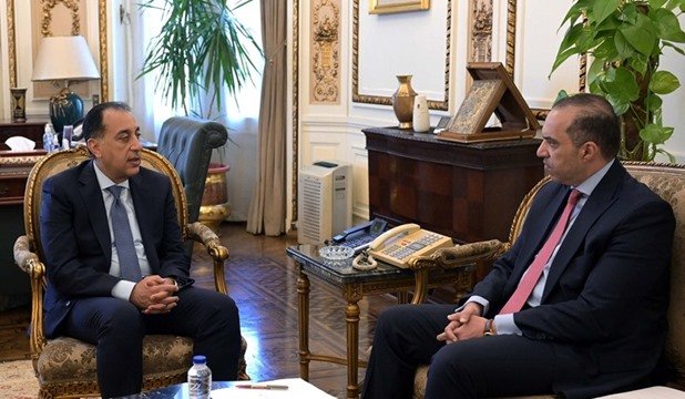رئيس الوزراء يستعرض عددا من الملفات لمناقشتها عبر آلية “الحوار الوطني”