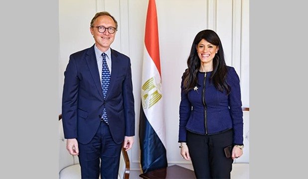 وزيرة التخطيط تلتقي سفير دولة لاتفيا في مصر لبحث التعاون المشترك