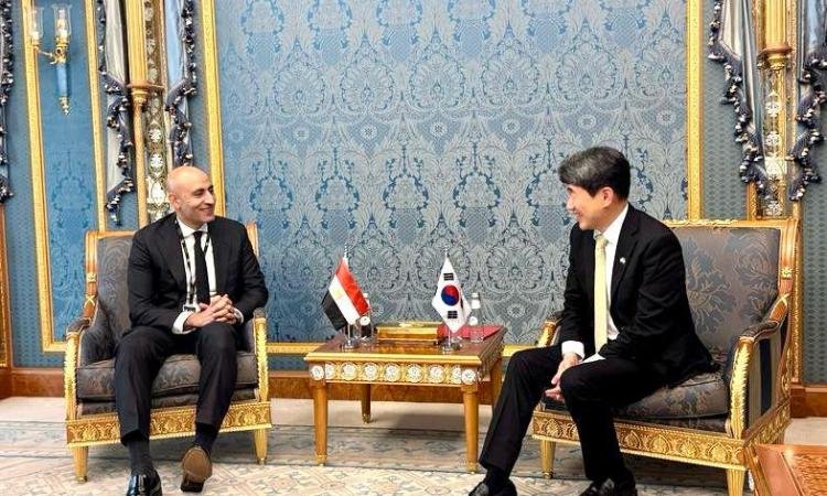وزير التعليم يبحث تطوير منصات تعليمية تعتمد على تقنيات الذكاء الاصطناعي