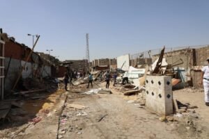 محافظ القاهرة يتابع أعمال إزالة سوق الزلزال العشوائى بشارع 9 بالمقطم