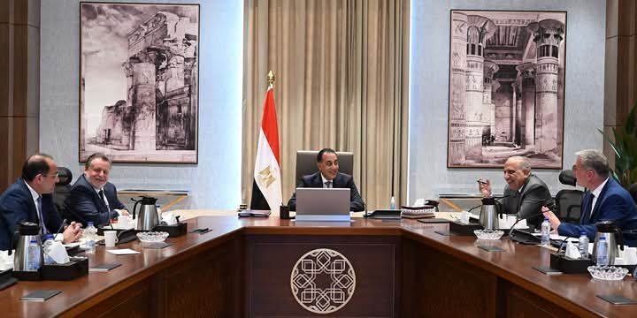 مدبولي يبحث استعدادات الحكومة لتأمين الوقود وضمان استقرار الكهرباء خلال صيف 2025