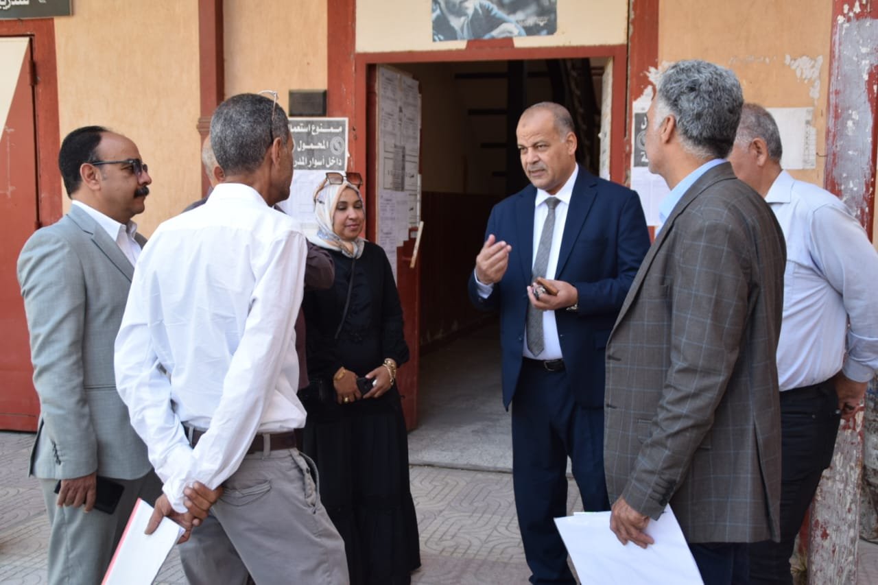 الغرباوي يتابع امتحانات صفوف النقل بمدرسة الشهيد طيار الصناعية