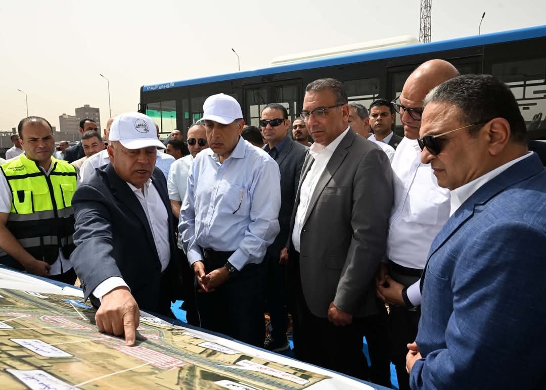 كامل الوزير: بدء التشغيل التجريبي للأتوبيس الترددي من تقاطع الطريق الدائري مع طريق الإسكندرية الزراعي