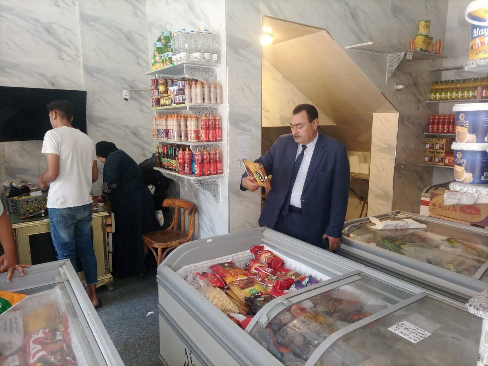 محافظ دمياط يتلقى تقريرًا حول جهود مديرية التموين خلال الفترة الماضية 