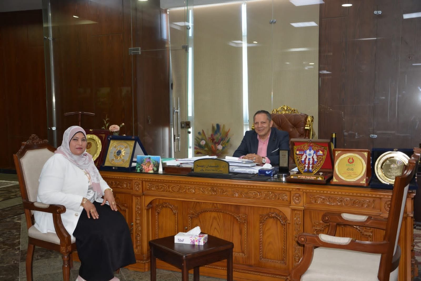 رئيس جامعة دمياط يستقبل نقيب تمريض دمياط