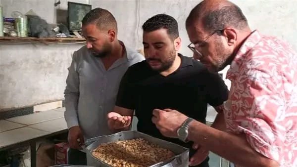 ضبط 650 كيلو جرام من حلوى المولد النبوي مجهولة المصدر بالمراغة وطهطا بسوهاج 