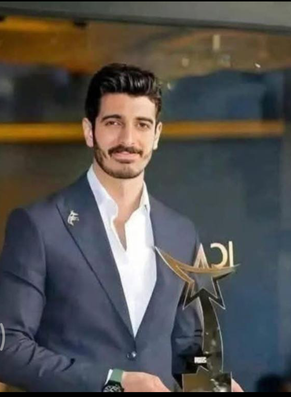 البلوجر شاكر المتهم بغسل الـ100 مليون جنيه من أرباح.. فيديوهات خادشة