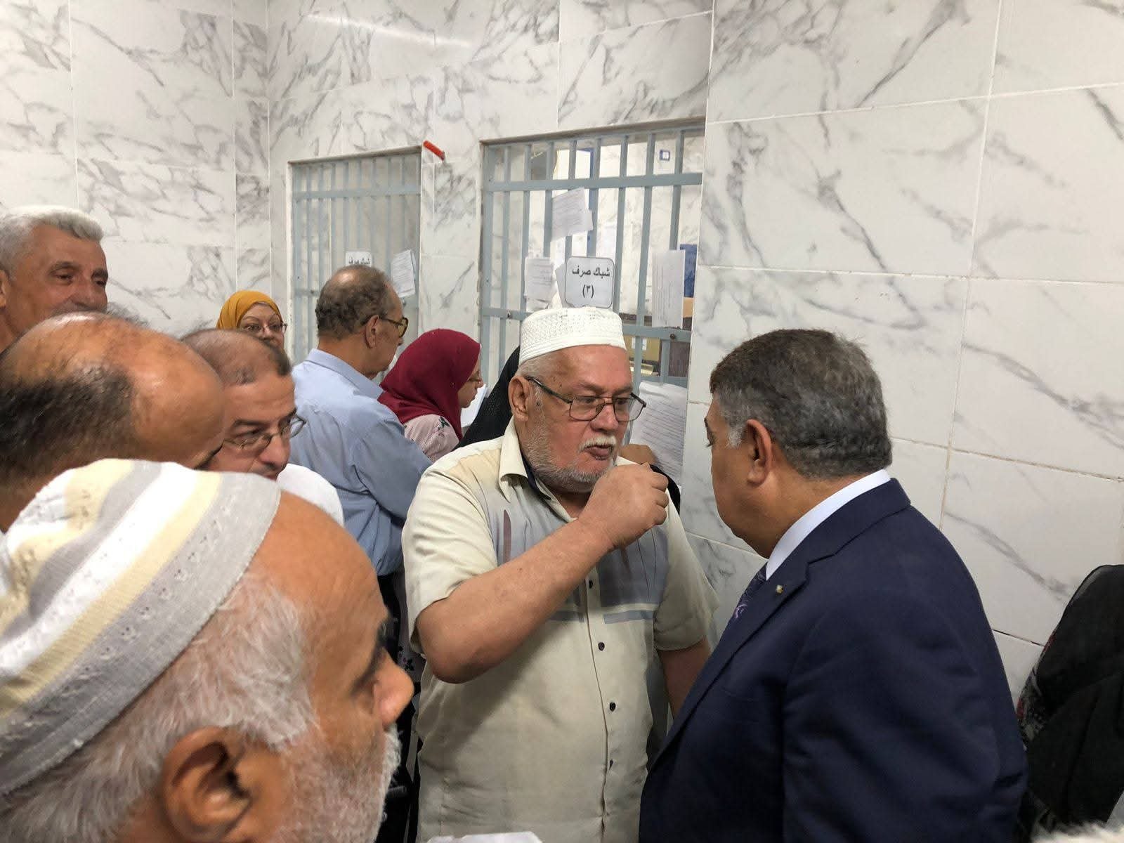 اللواء طارق مرزوق يتفقد عيادات التأمين الصحي بالدقهلية ويشيد بجهود العاملين