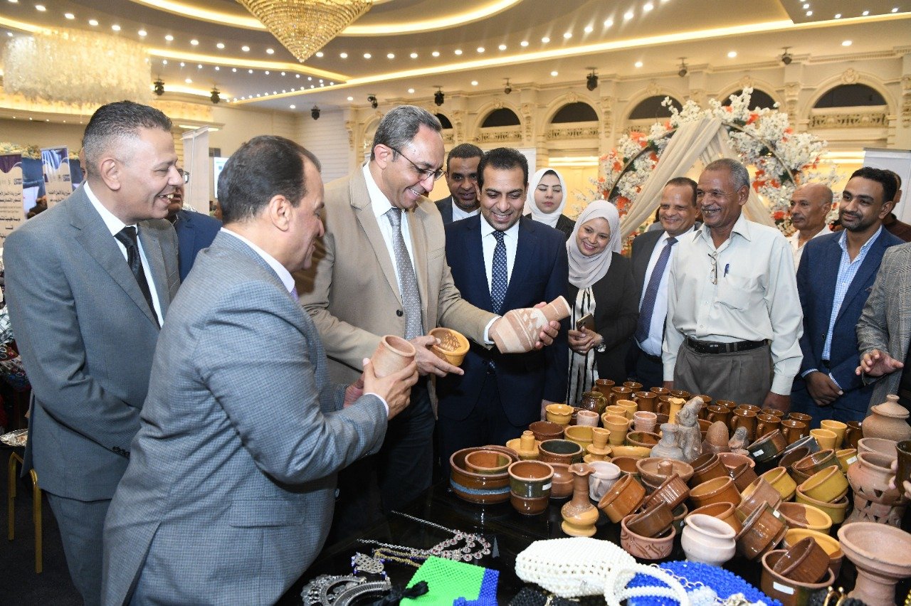 محافظ قنا يشارك في المنتدى الاقتصادي الإقليمي لريادة الأعمال بمشاركة واسعة من شركاء التنمية