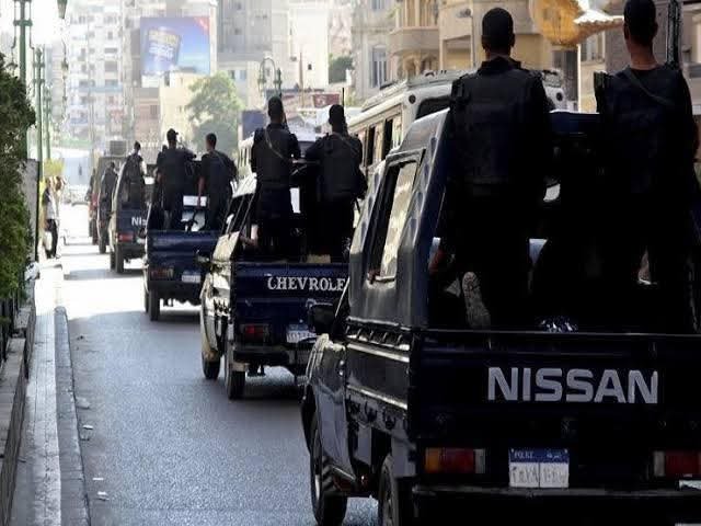 حملات امنيه مكثفه على مستوى المحافظه للقبض على كل من لديه قضايه وكل من يحمل سلاح نارى بدون ترخيص لضبط الشارع