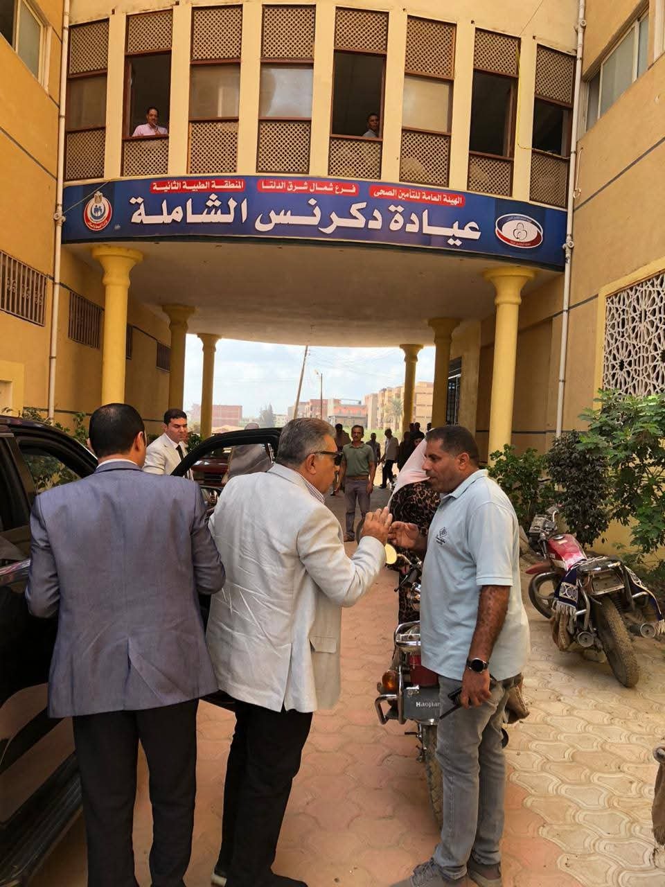 زيارة مفاجئة لمحافظ الدقهلية لعيادة دكرنس للتأمين الصحي