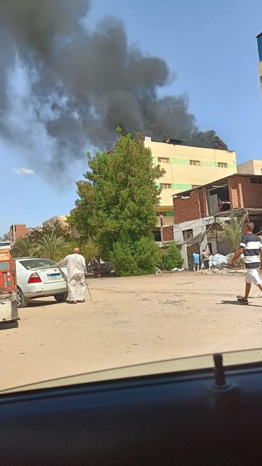 حريق هائل بمصنع بلاستيك في C8 بمدينة العاشر من رمضان