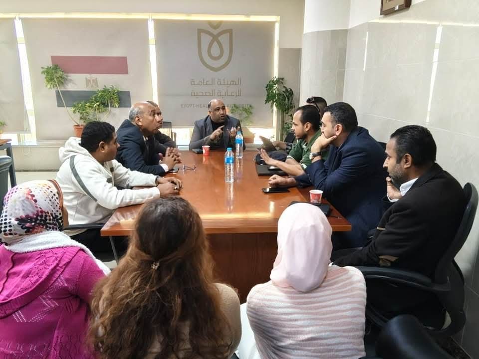 متابعة تطوير خدمات الرعاية الصحية بالأقصر