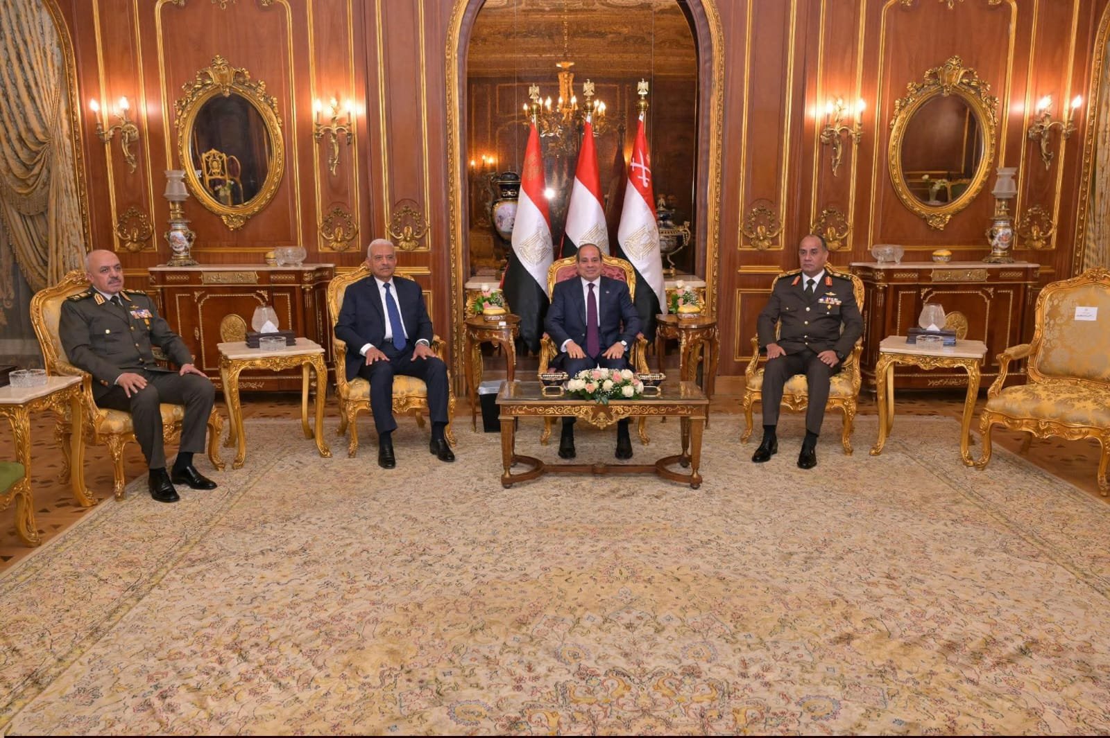 السيسي يكرّم الفريق عبد المجيد صقر ويمنحه نوط الجمهورية من الطبقة الأولى… وتعيينه مساعدًا لرئيس الجمهورية .