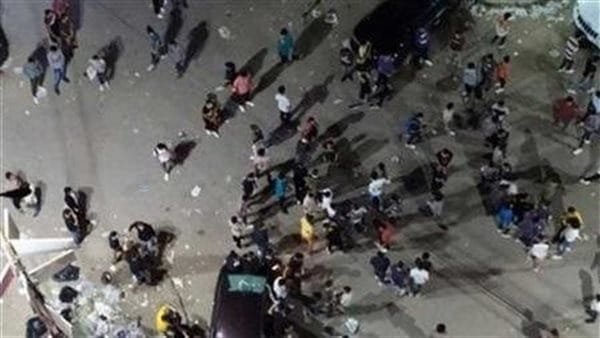 حرب شوارع بالاسلحه البيضاء .. والسبب محل