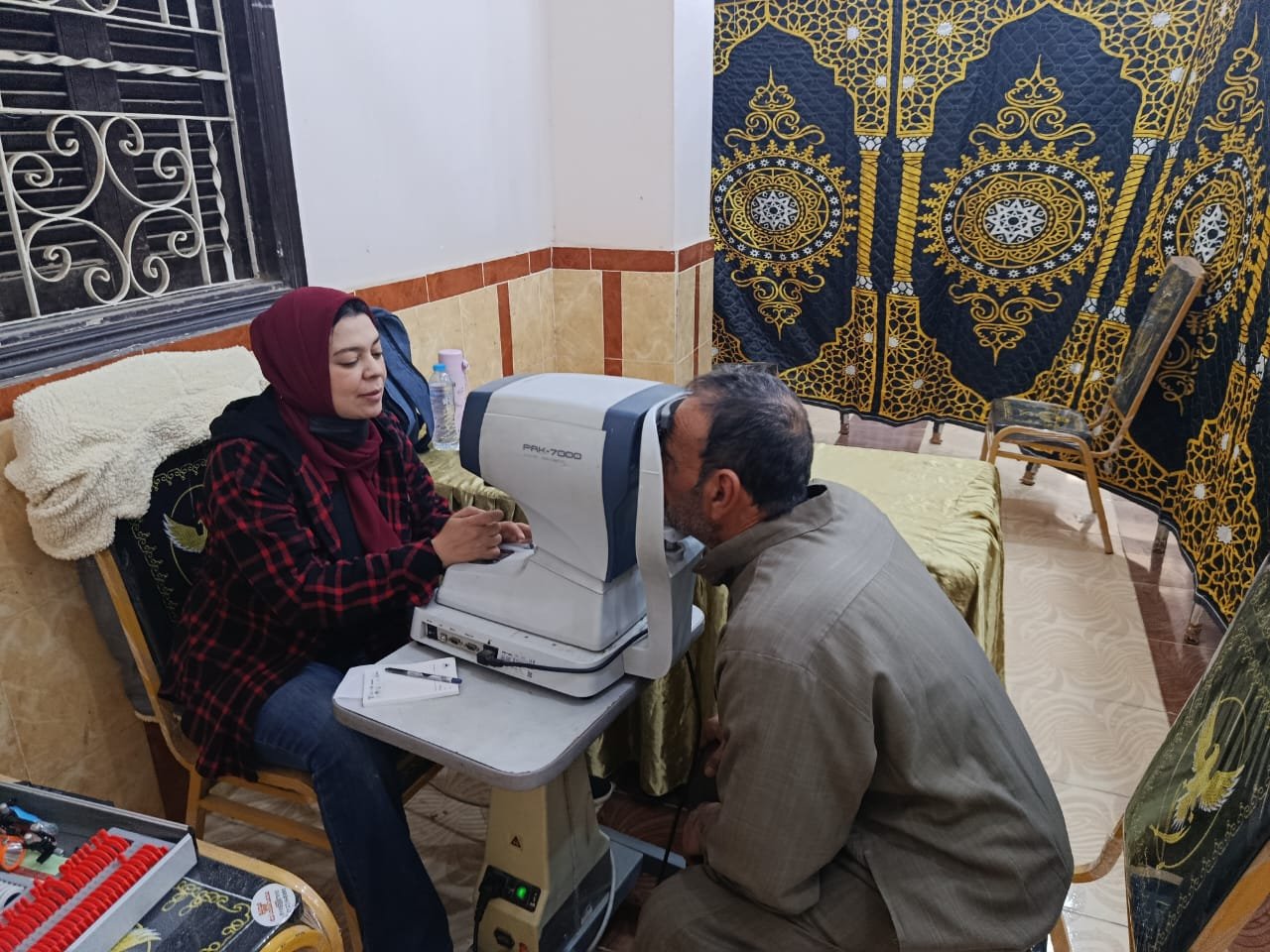 قافلة طبية تُجسد الإنسانية.. مبادرة “إحنا قدها” تصل إلى بحي الصيرافية بمدينة القرين”