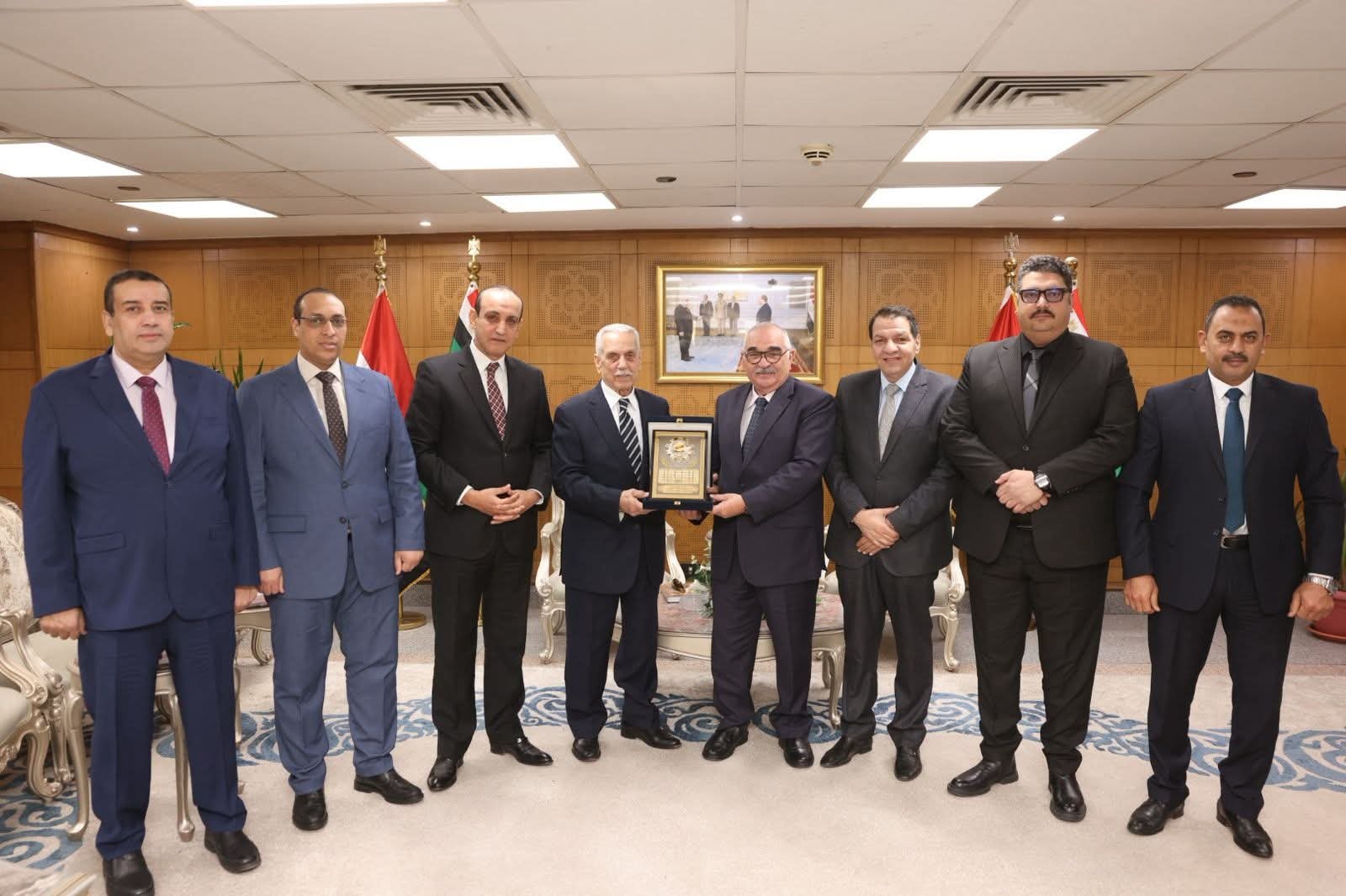 المحكمة العربية للتحكيم توقّع بروتوكول تعاون مع هيئة قضايا الدولة لتعزيز مجالات التدريب والاستشارات القانونية والأبحاث