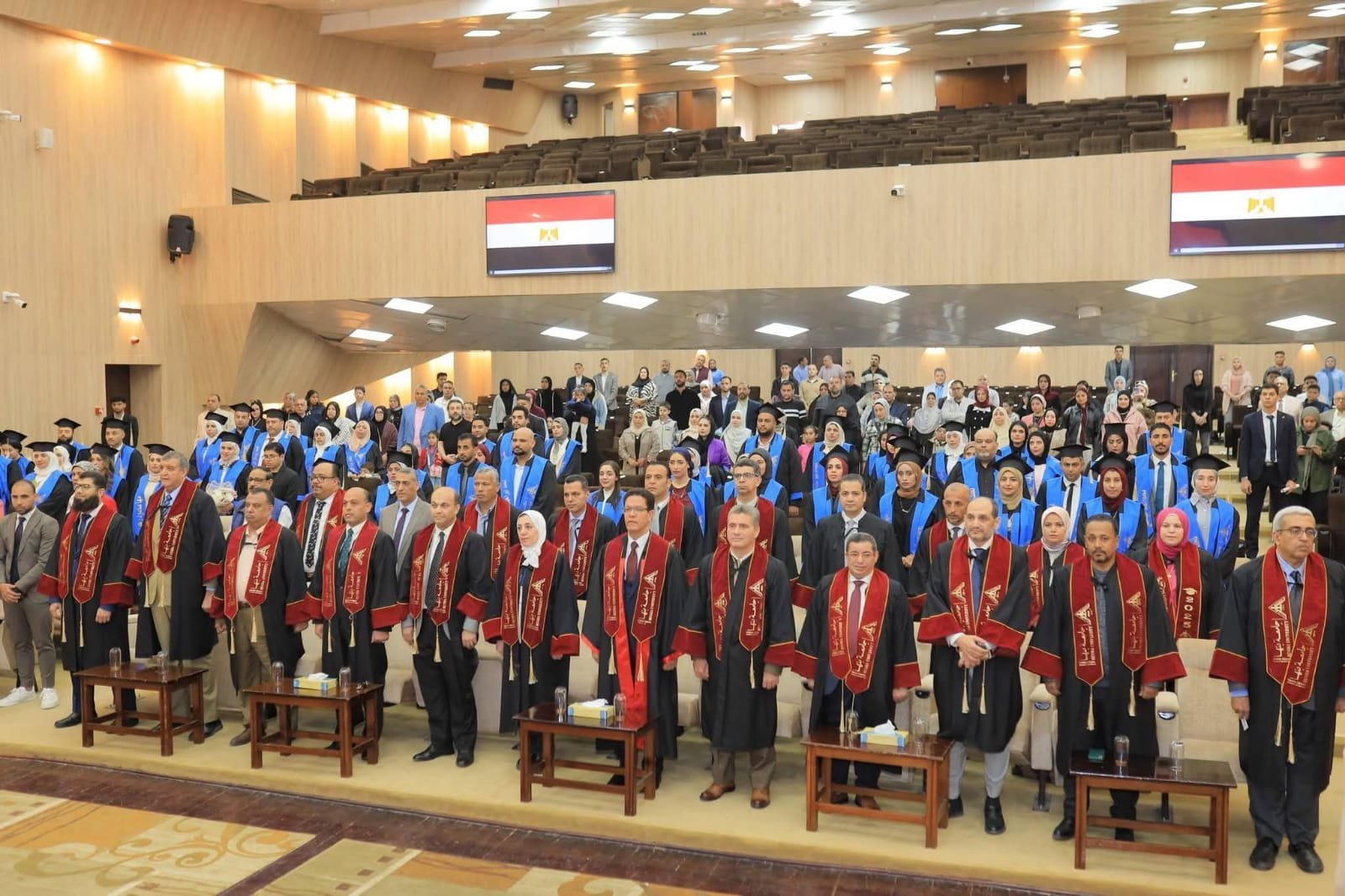 رئيس جامعة بنها الدكتور ناصر الجيزاوي يشهد  حفل خريجي طلاب الدراسات العليا بمختلف كليات الجامعة.