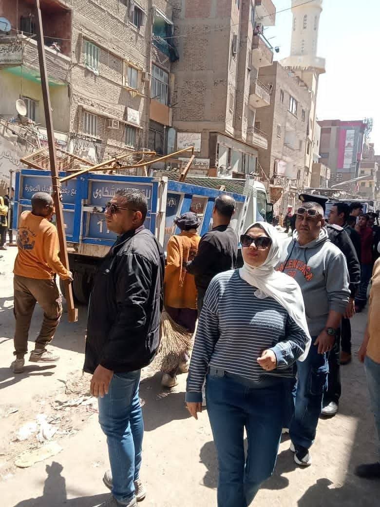 فشل رئيس حي شرق شبرا الخيمة في إدارة الإشغالات ونجاح حاسم لنائبة المحافظ في استعادة الانضباط