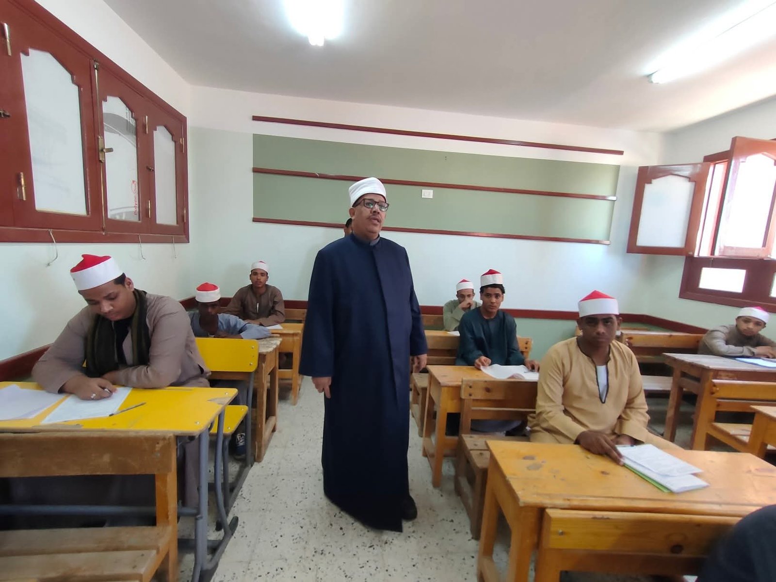 انطلاق أعمال امتحانات الفصل الدراسي الثاني للمرحلة الثانوية للعام الدراسى ٢٠٢٥/ ٢٠٢٦ م