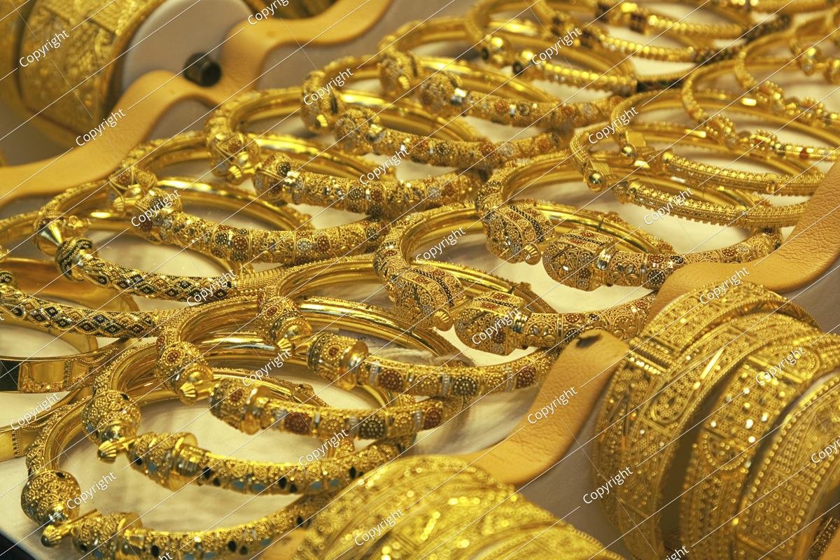 هبوط الجنيه الذهب في مصر مع تراجع الأسعار عالميًا