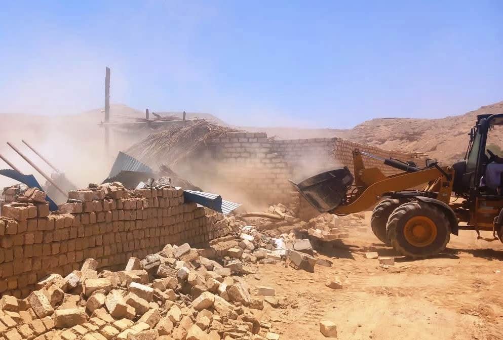 محافظ أسوان يتابع نتائج إزالة التعديات ضمن المرحلة الثانية من الموجة الـ29 .. وإزالة 82 حالة تعدى على أراضى الدولة البناء والزراعية
