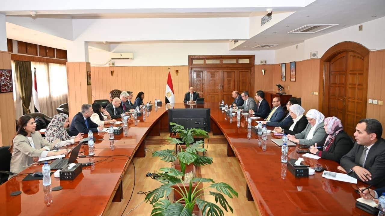 وزير الموارد المائيه والري يلتقي المدير الإقليمي لقطاع التنمية المستدامة بالبنك الدولي